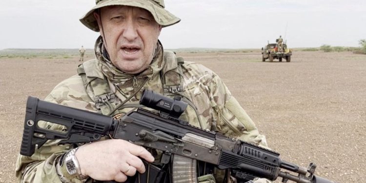 Rusia confirma la muerte de Yevgeny Prigozhin, mercenario líder del grupo Wagner y ex-aliado de Putín.