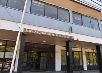 Aysén: Ex DIDECO acusa directamente al alcalde Julio Uribe de liderar red de maquinaciones para hostigar y desvincular a funcionarios municipales.