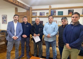Agrupaysen se reúne con senador Sandoval para abordar desafíos del desarrollo acuícola en la región 