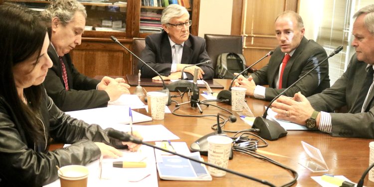 Comisión de Adulto Mayor y Discapacidad retoma su trabajo legislativo y será presidida por senador Sandoval hasta marzo de 2024