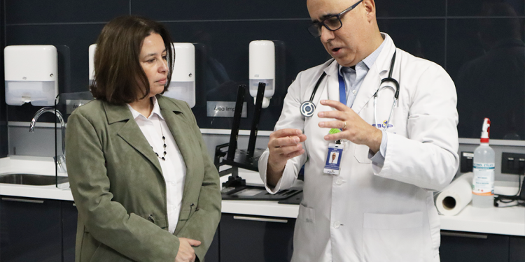 Senadora Órdenes visitó el Instituto Oncológico FALP