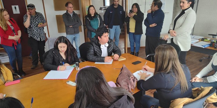 Se firmó promesa de compraventa de terreno para siete comités de vivienda de Puerto Aysén