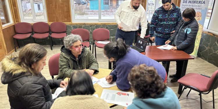 Seremi de Minería realiza Focus group con mujeres de la Asociación Gremial de Puerto Guadal