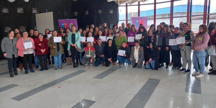 En Puerto Aysén se realizó encuentro comunal del programa “Mujeres Jefas de Hogar”.
