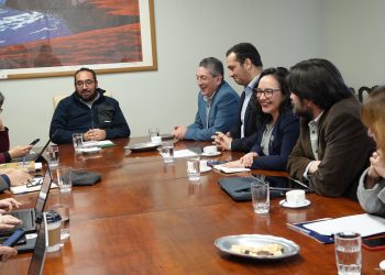 Gobernadora Regional aboga por la Universidad de Aysén frente al Ministerio de Educación por crisis financiera que enfrenta