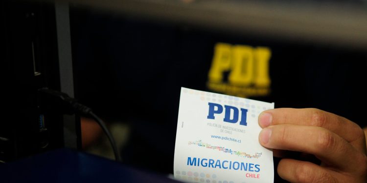 PDI avisa que algunos pasos fronterizos de la región exigirán salvoconducto obligatorio para salir de Chile