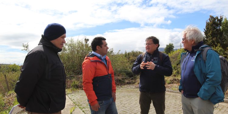 Autoridades regionales se reúnen con pescadores artesanales de Islas Huichas