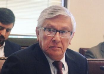 Sandoval espera se avance en compromiso del Gobierno de pavimentar 140 kilómetros de la Carretera Austral