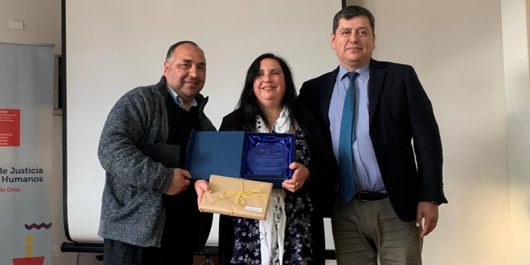 En Puerto Aysén reconocen a 4 defensores y defensores de Derechos Humanos durante la dictadura
