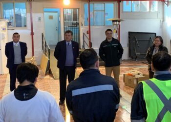 Autoridades constatan en terreno avances del curso de capacitación que realizan usuarios al interior del CCP Coyhaique 
