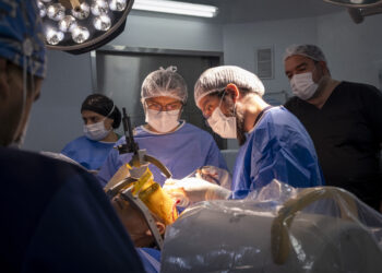Se realizó la primera cirugía de estimulación cerebral profunda a paciente diagnosticado con Parkinson en Hospital Regional de Coyhaique