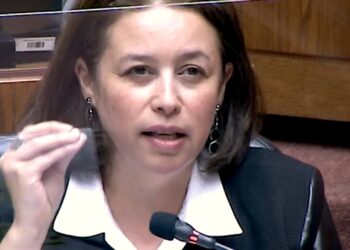 Senadora Órdenes y presupuesto 2024: “Una sociedad de futuro tiene que buscar soluciones a las brechas educativas”