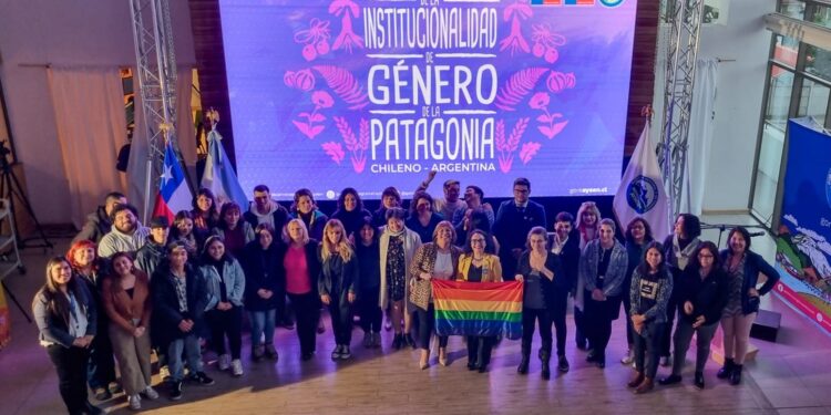 Autoridades de Aysén y Chubut dialogaron sus experiencias en materia de género y diversidades sexo-genéricas en Encuentro binacional de institucionalidades