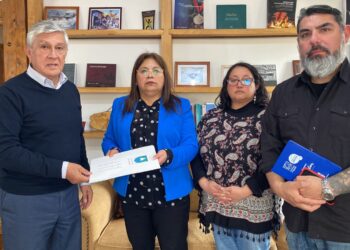 Senador Sandoval se reunió asociación de funcionarios y el rector de Universidad de Aysén para abordar la crisis financiera de la institución