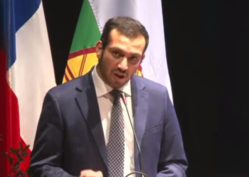 Alcalde de Coyhaique criticó suspensión del traspaso de la Educación a los SLEP: “No dejaremos de lado nuestros compromisos por decisiones centralistas»