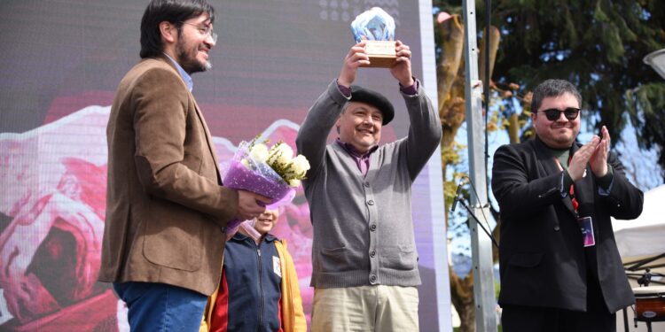 Inauguran 4ª edición de la Feria de las Culturas Aysén y entregan Premios Regionales