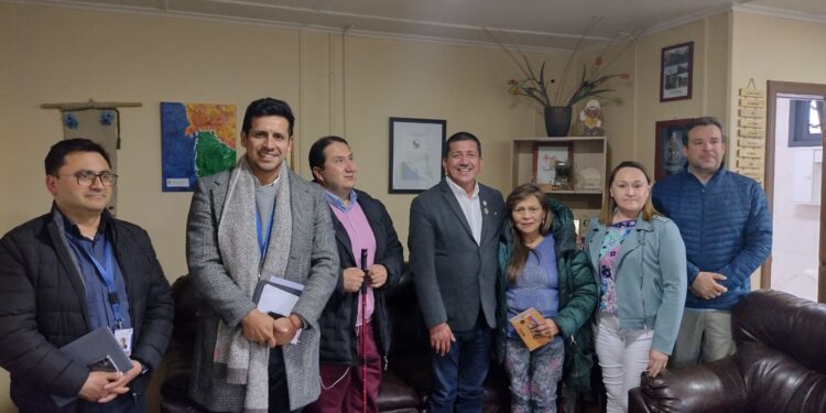 Nuevo director del Servicio de Salud de Aysén se presenta con alcalde Uribe para conocer las necesidades de la comunidad