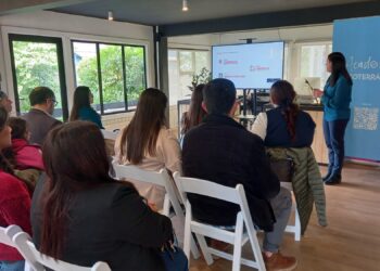 Emprendedores/as de Puerto Aysén conocen ofertas bancarias gracias a Ecoterráneo Patagonia Cowork