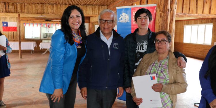 Plan de Emergencia Habitacional: Minvu Aysén entregó más de medio centenar de subsidios de vivienda en Mañihuales y Puyuhuapi