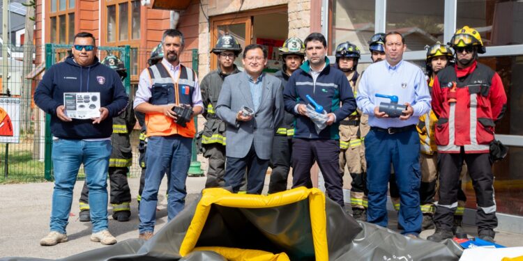 Senapred entrega estanques de 40 mil litros al Cuerpo de Bomberos