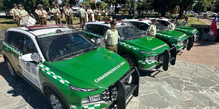 Carabineros recibe siete vehículos para el servicio policial distribuidos en Coyhaique y Aysén