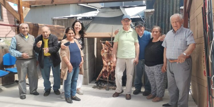 Adultos mayores del condominio de viviendas tuteladas de Coyhaique celebran su séptimo aniversario