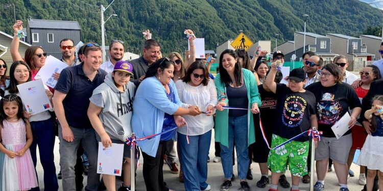 Minvu entrega viviendas a 80 familias en la comuna de Aysén