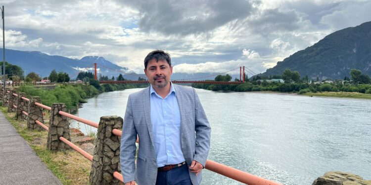 Actual Director de Seguridad Pública de Aysén, Marco Coñuecar, inscribe precandidatura para competir por la Alcaldía de la comuna