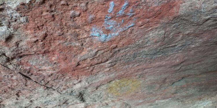 Vandalizan Cueva de las Manos: CONAF realiza denuncia a Carabineros por daño arqueológico al monumento que se encuentra en Parque Nacional Patagonia