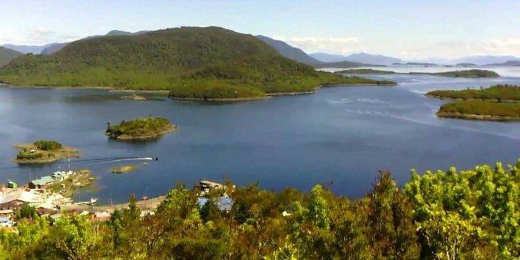 Candidatas a Mujer Bella Huichana 2024: Compromiso social en el aniversario de Isla Las Huichas