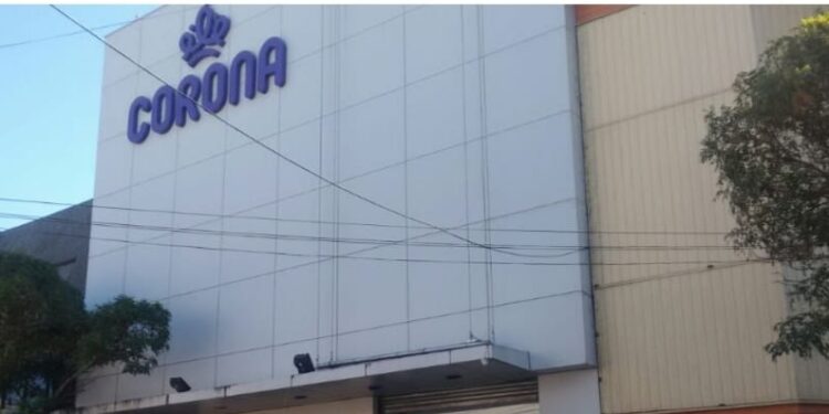 El Servicio Nacional del Consumidor (SERNAC) oficia a la multitienda Corona para conocer cómo afectará el cierre de su tarjeta de crédito a los consumidores