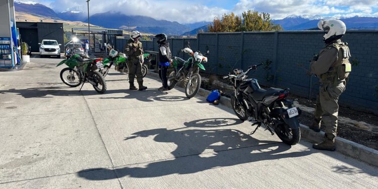 Carabineros de Coyhaique detuvo a sujeto por infracción a ley de drogas y tres armas en su domicilio tras allanamiento