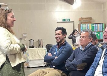 Ex ministra de salud del Presidente Boric realiza talleres a funcionarios del Hospital de Chile Chico