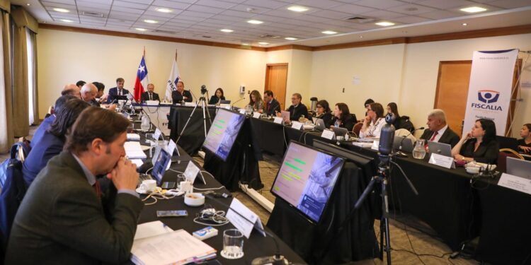Fiscal Nacional lideró encuentro de Fiscales Regionales en Coyhaique