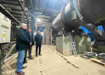 Sandoval visitó planta productora de pellet de Ecomas:  “Este es un ejemplo de una empresa que cree en la región”