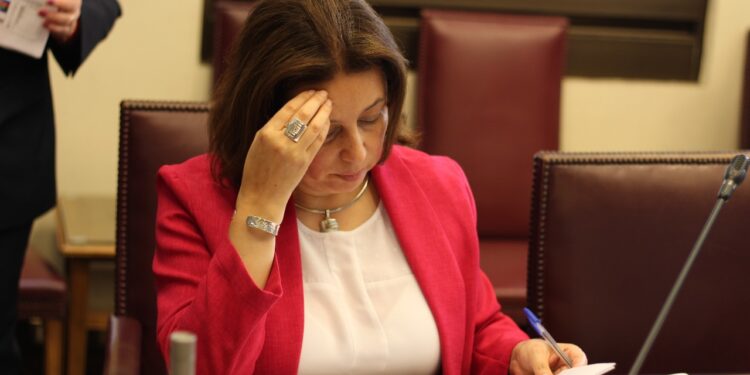 Ley corta de Isapres: Senadora Órdenes destacó que la ley fortalezca el fonasa
