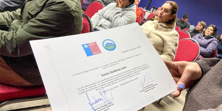 Reconocimiento a beneficiarios del Programa de Recambio de Calefactores en Cochrane