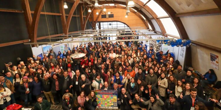 Delegación de Aysén participó en importante encuentro del sector turismo en Valdivia