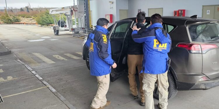 Expulsión judicial de ciudadano extranjero por porte Ilegal de arma de fuego en Chile Chico
