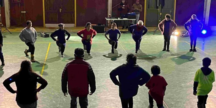 Villa Cerro Castillo celebró el Día del Desafío con una bailetón organizada por el IND y la Municipalidad