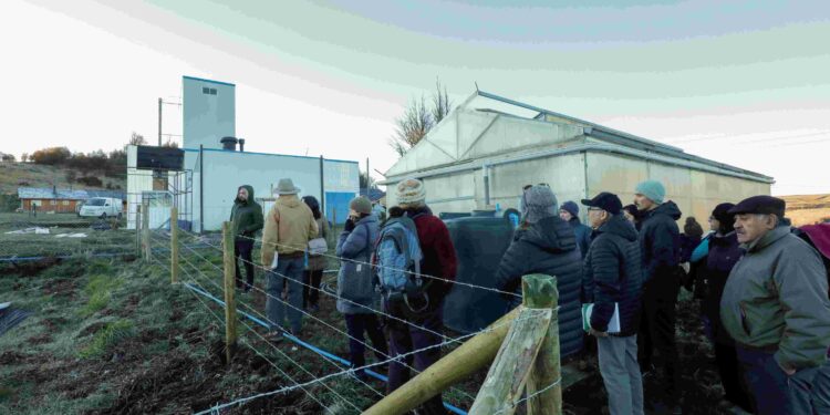 Charla-taller de INIA promueve prácticas de riego sostenibles en Coyhaique
