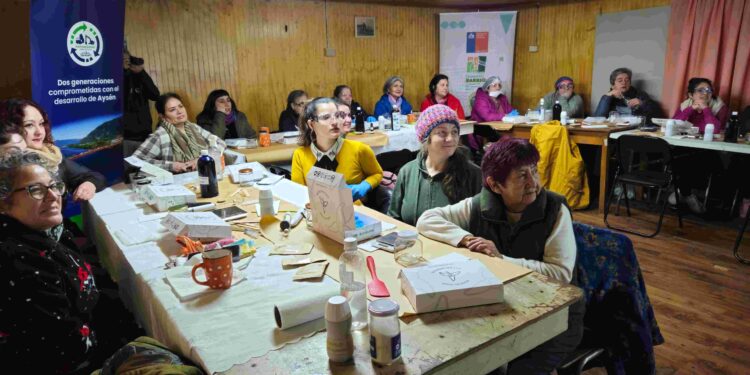 Empresas Bahamonde promueve economía circular con taller de jabones ecológicos en Puerto Aysén