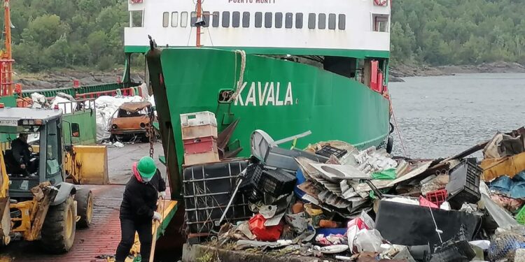 200 toneladas de residuos metálicos fueron retirados desde Puerto Aguirre
