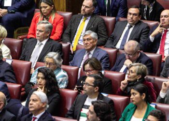 Senador Sandoval dijo que el Gobierno “perdió una oportunidad” de avanzar en la unidad del país