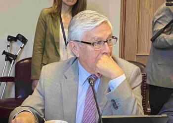 Senador Sandoval emplaza al MINVU a entregar “cifras reales y no ilusiones” del Plan de Emergencia Habitacional