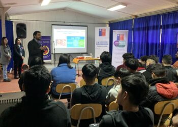 Alumnos del Liceo Politécnico de Puerto Aysén participan en charla sobre trabajo infantil