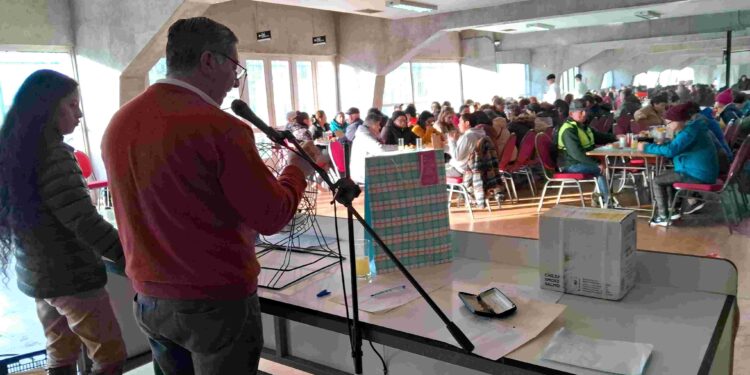 Éxito de los Bingos Recreativos en la Comuna de Aysén: Fomento a la Socialización y Estimulación Cognitiva para Adultos Mayores