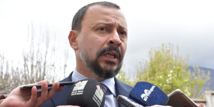 Carabineros incauta celular de fiscal regional de nuestra región por presunto soborno en elección de fiscal nacional