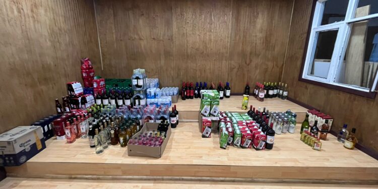 Detenida Regente de Local Comercial en Coyhaique por Falsificación de Instrumento Público y Venta Ilegal de Alcohol