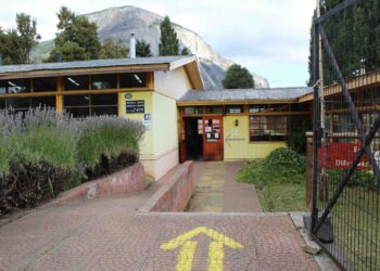 Autorizan arriendo de nuevo inmueble para la Escuela España de Coyhaique